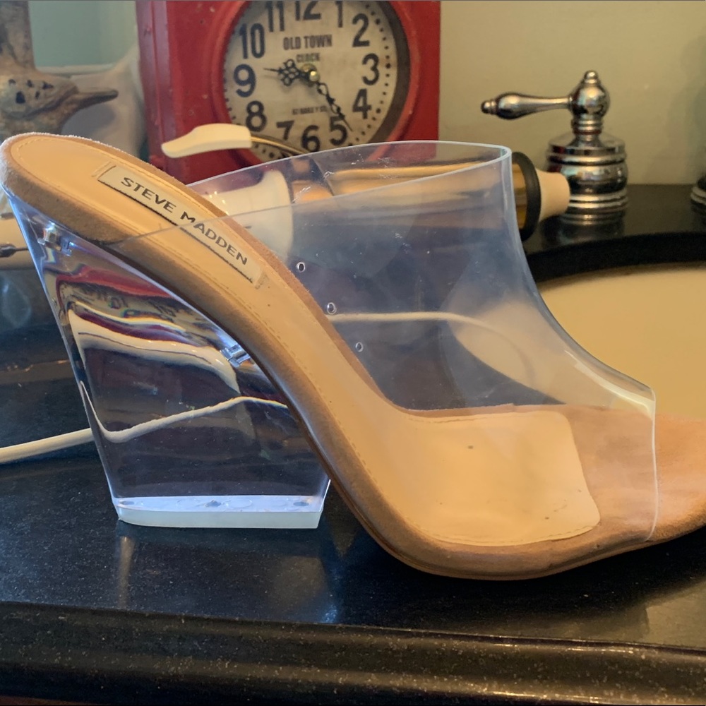 Steve Madden,  Evolve. Clear